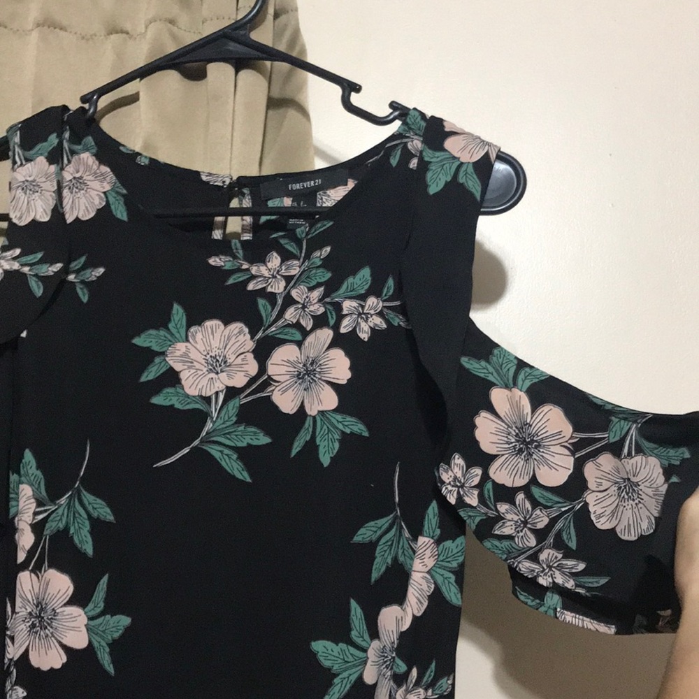 Floral flowy dress - Picture 2 of 3